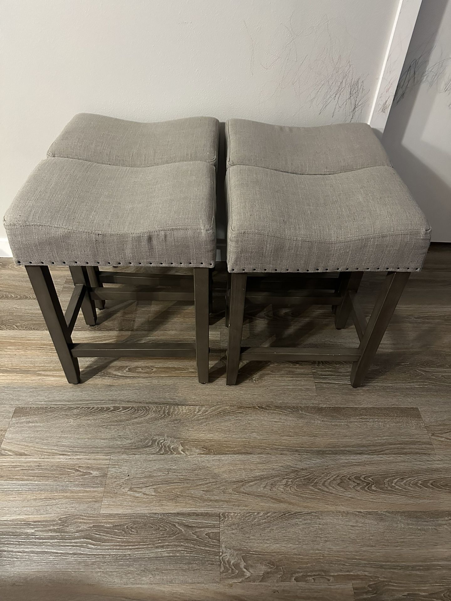Bar Stools (Total 4 )