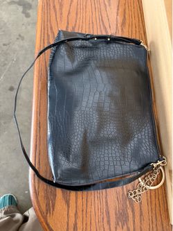 LIKE NEW! Elegant Black Crocodile-Embossed Crossbody Bag with Gold Chain - $15
