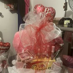 Beautiful Heart Pillow Basket W Mac Makeup N Candy Only 40$