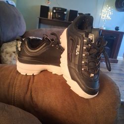 Fila Size 4 1/2