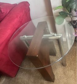 Round table with wood and metal base and 10mm glass