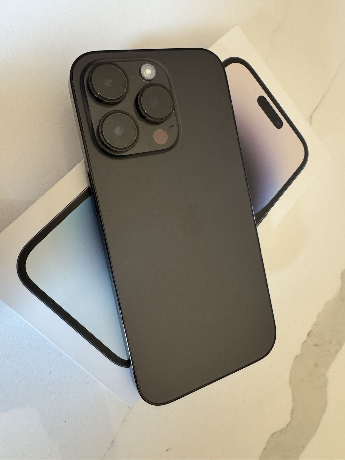 Unlocked iPhone 14 Pro 256gb