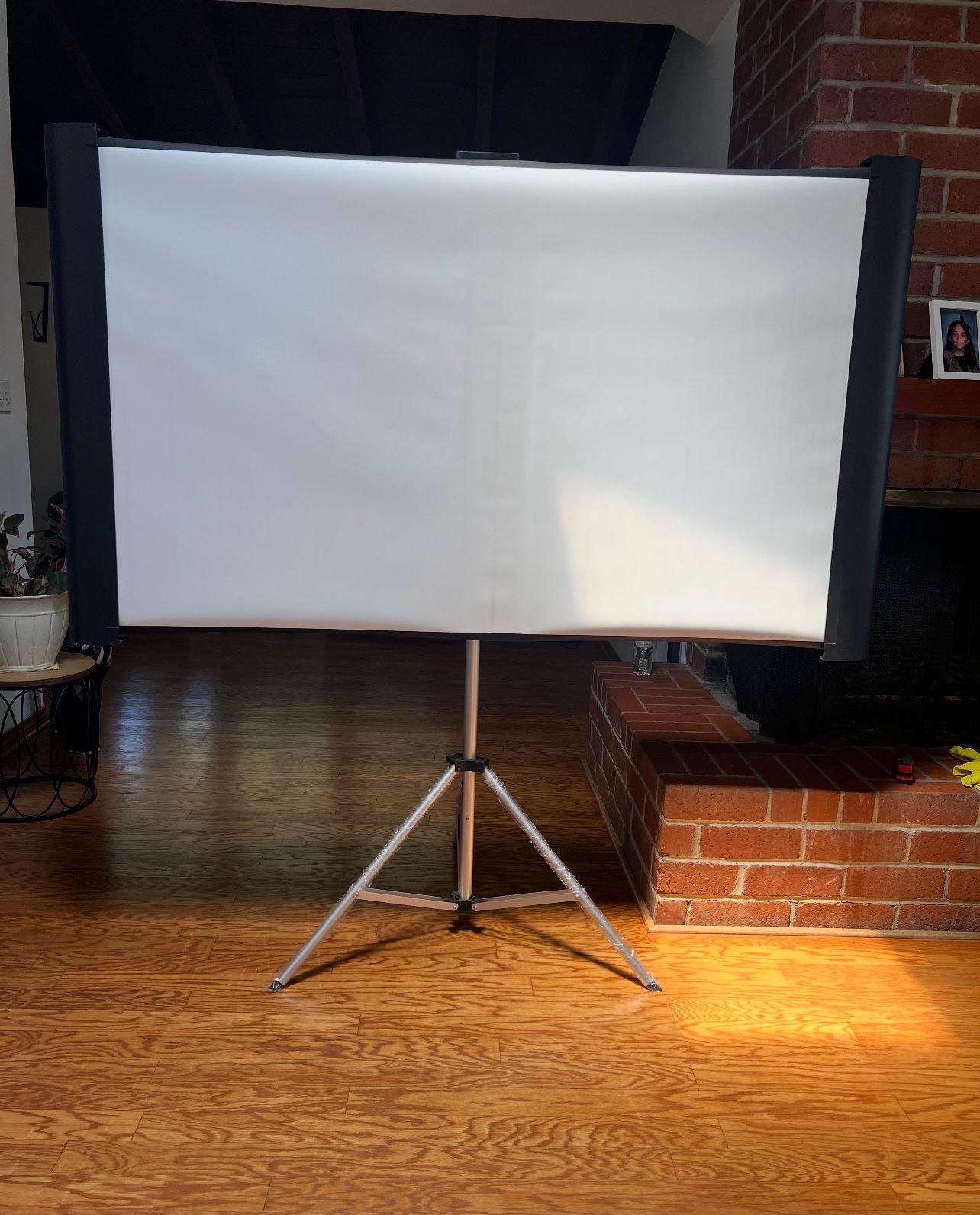 TRI Pod Projector Stand