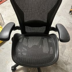 Herman Miller Aeron Chair Size B