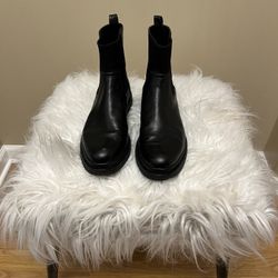 Vince Women’s Litton Chelsea Black Leather Ankle Boots. Size 9.5.