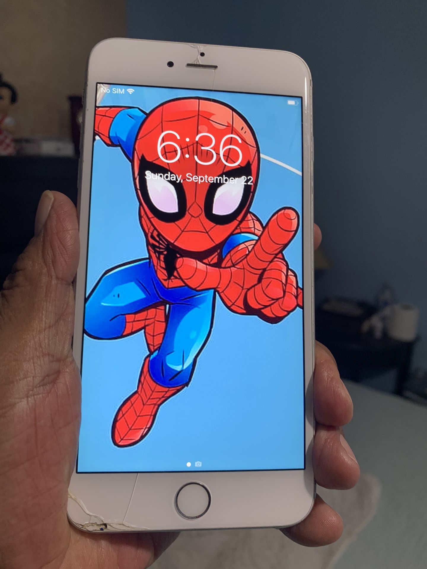 iPhone 6S Plus -64GB unlocked Bad Camera