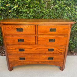 Arts & Crafts Mission Style Oak 6-Drawer Dresser/Chest of Drawers