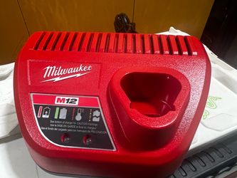 Milwaukee M12 Battery Charger