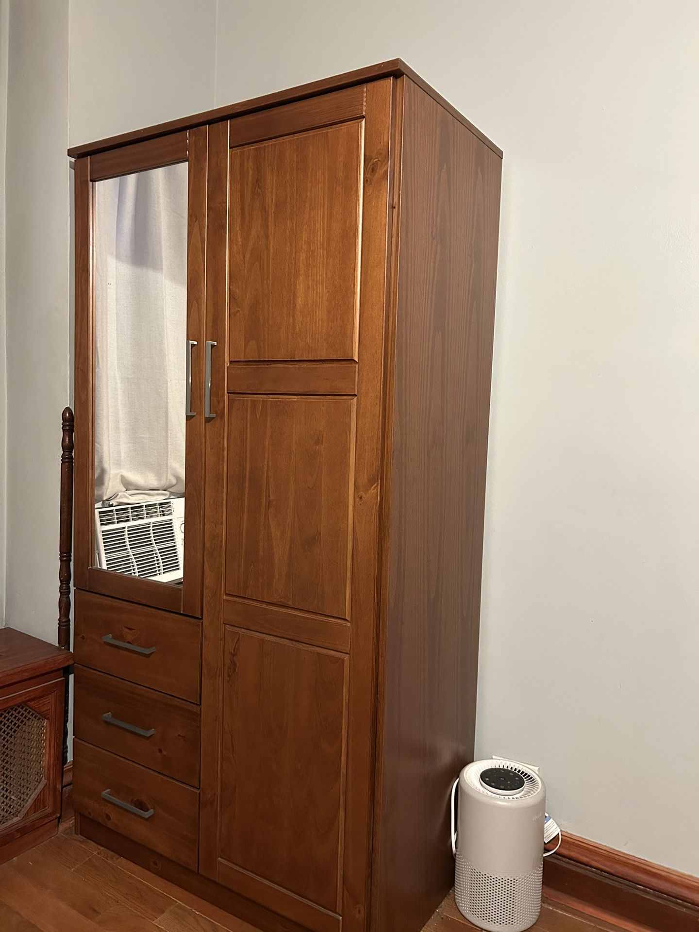 Wardrobe With Mirror