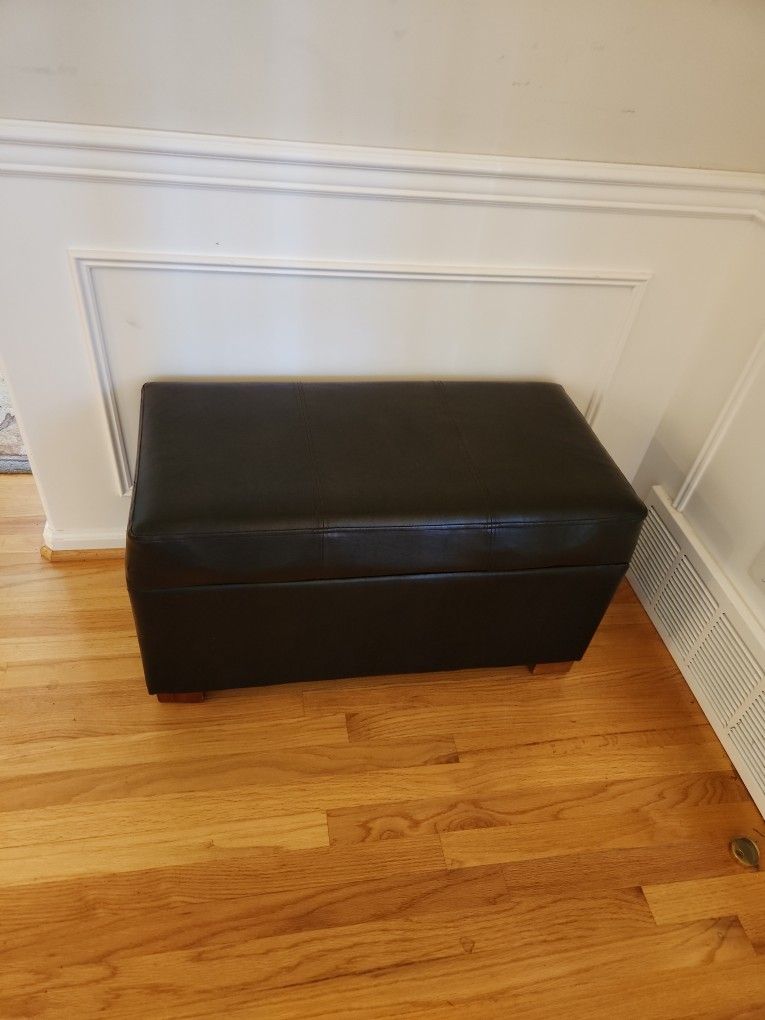 Storage Otterman Bench For Foyer 32Lx26Wx18H Inches