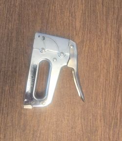 Arrow T50 Heavy Duty Staple GunChrome-finished heavy duty staple gun is an Arrow Fastener Co. Model T50.