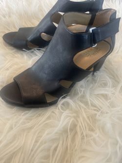 New Naturalizer Sandal