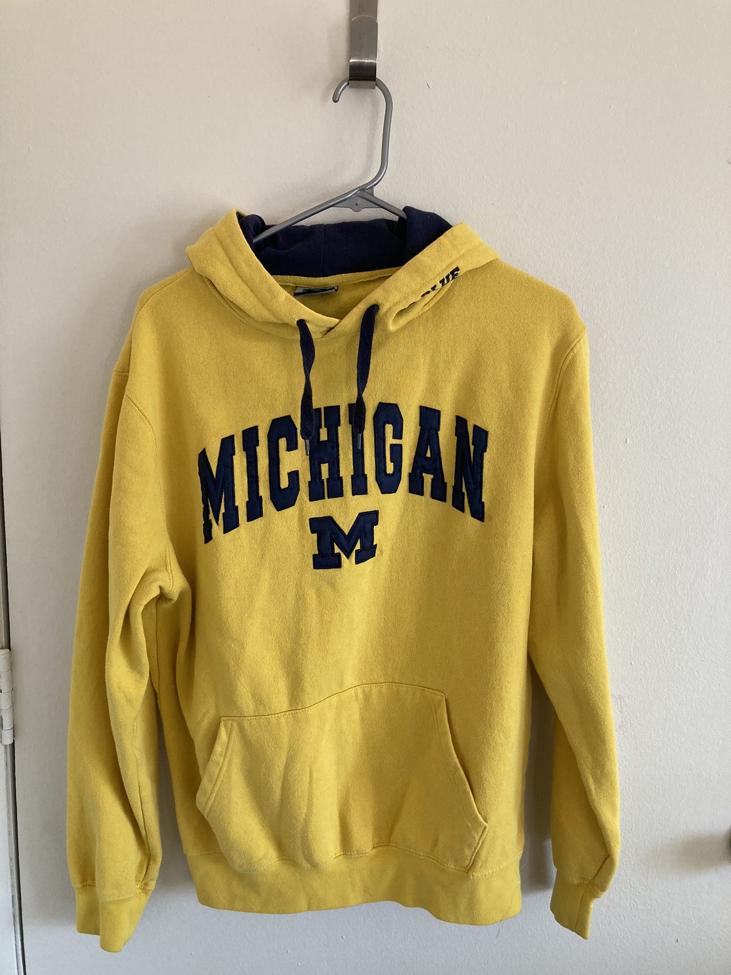 Michigan “Go Blue” Sweatshirt Men’s M