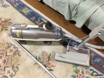 Electrolux canister vacuum with wood floor wand