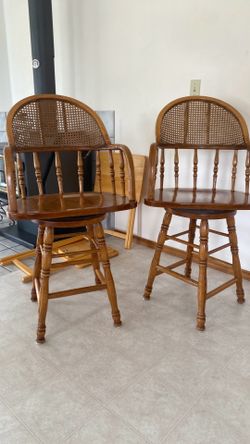 Countertop height chairs