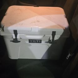 Yeti Tundra 35 Hard Cooler 
