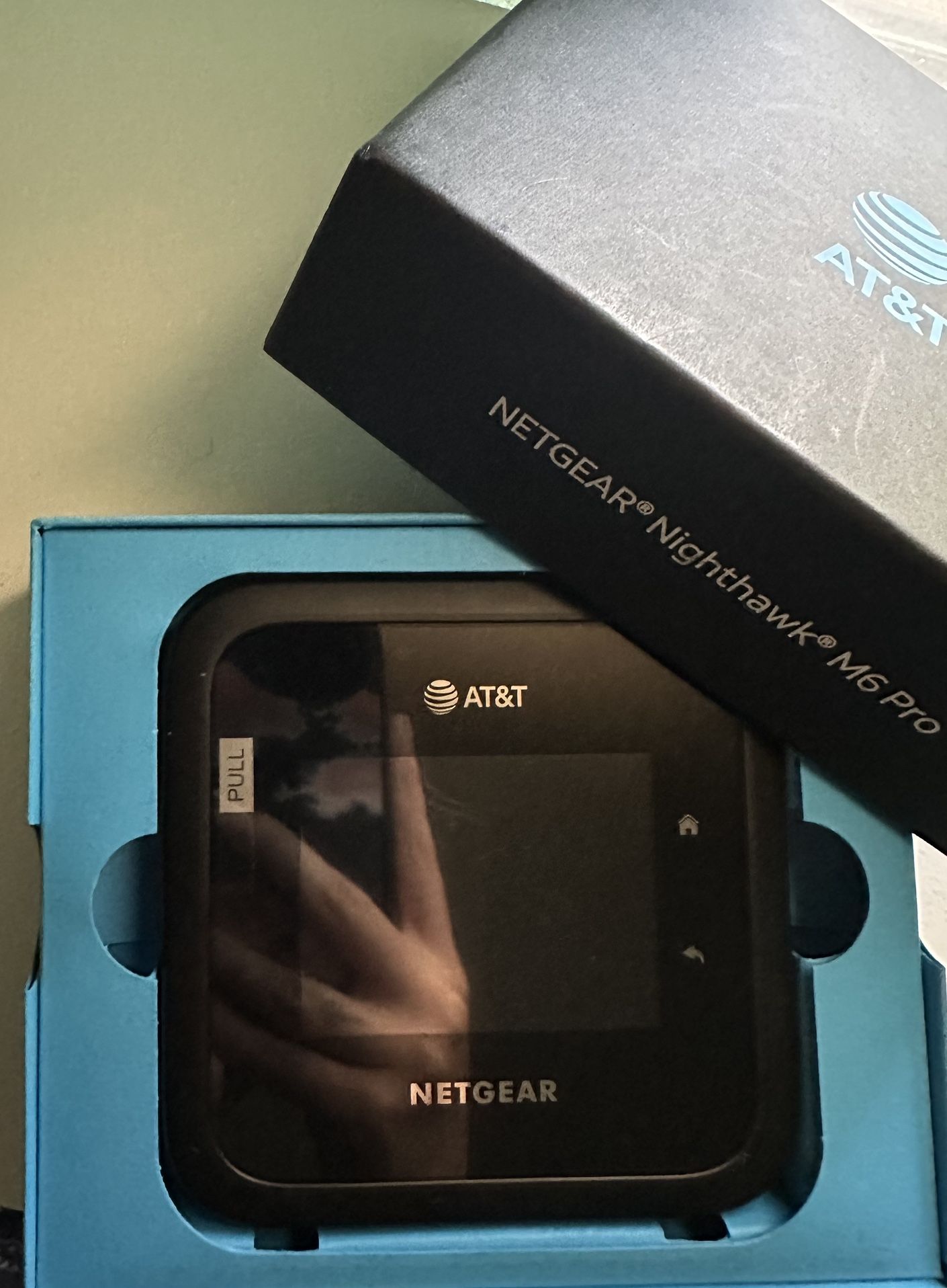 Netgear NightHawk M6 Pro MR6500 Mobile Hotspot Router - AT&T