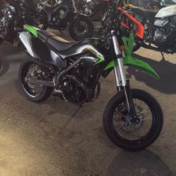 2023 KLX 230sm Abs