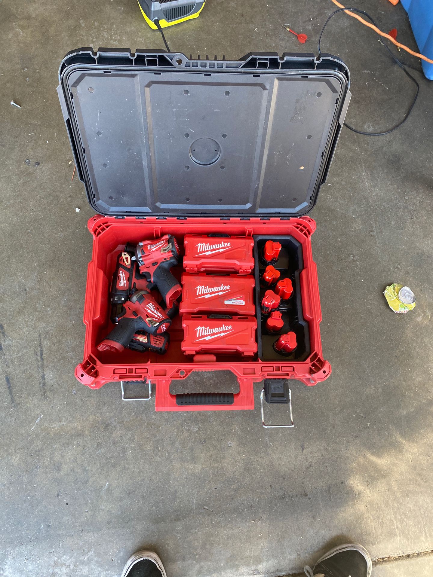 MILWAUKEE TOOL SET