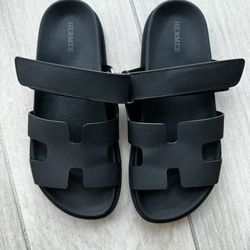Black  sandals 