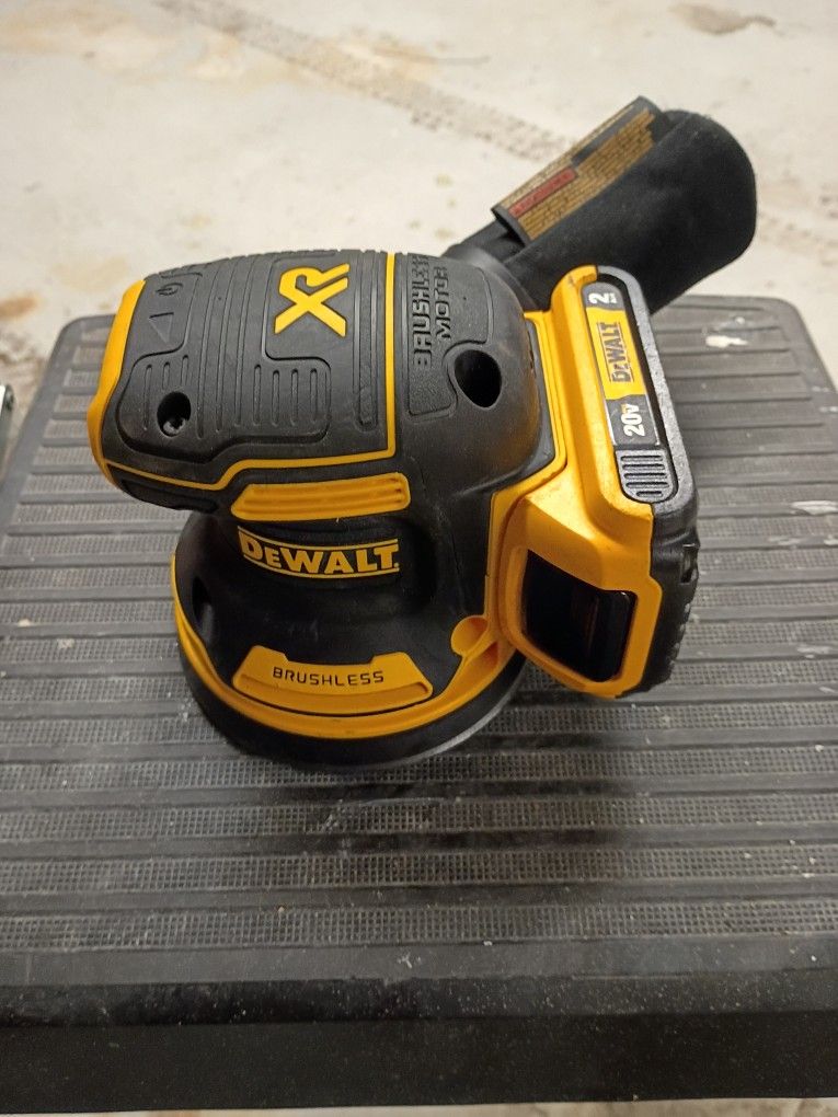NEW! DEWALT 20V XR Cordless Orbital Sander DCW210 – $125