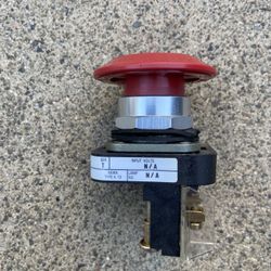Allen Bradley 800T-FXD4 red push-pull Button . 