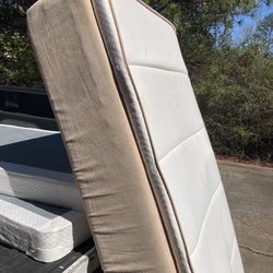 Twin tempur-pedic mattress Pillowtop $150