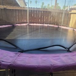 Trampoline Perfecto Para Estas Vacaciones Para Entretener A Los Pequeños