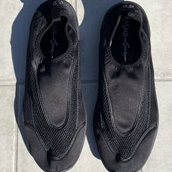 Maui and Sons Mens Light Water Shoes Size 13 Black Slip-Ons  Good Condition