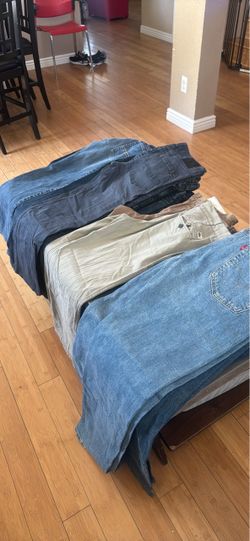 21 pair of Jeans size 32/30 33