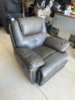 Brown Leather Charcoal Color Recliner ~ CAN DELIVER!!!