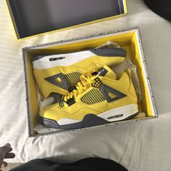 Jordan 4 Lightning 