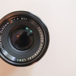 Fujifilm XF 35mm F1.4 R & Fujifilm XF 18-55mm F2.8-4 R LM OIS