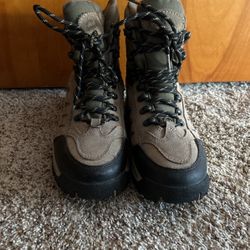 Cabela’s Hunting/Hiking boots for Women Size 7 1/2