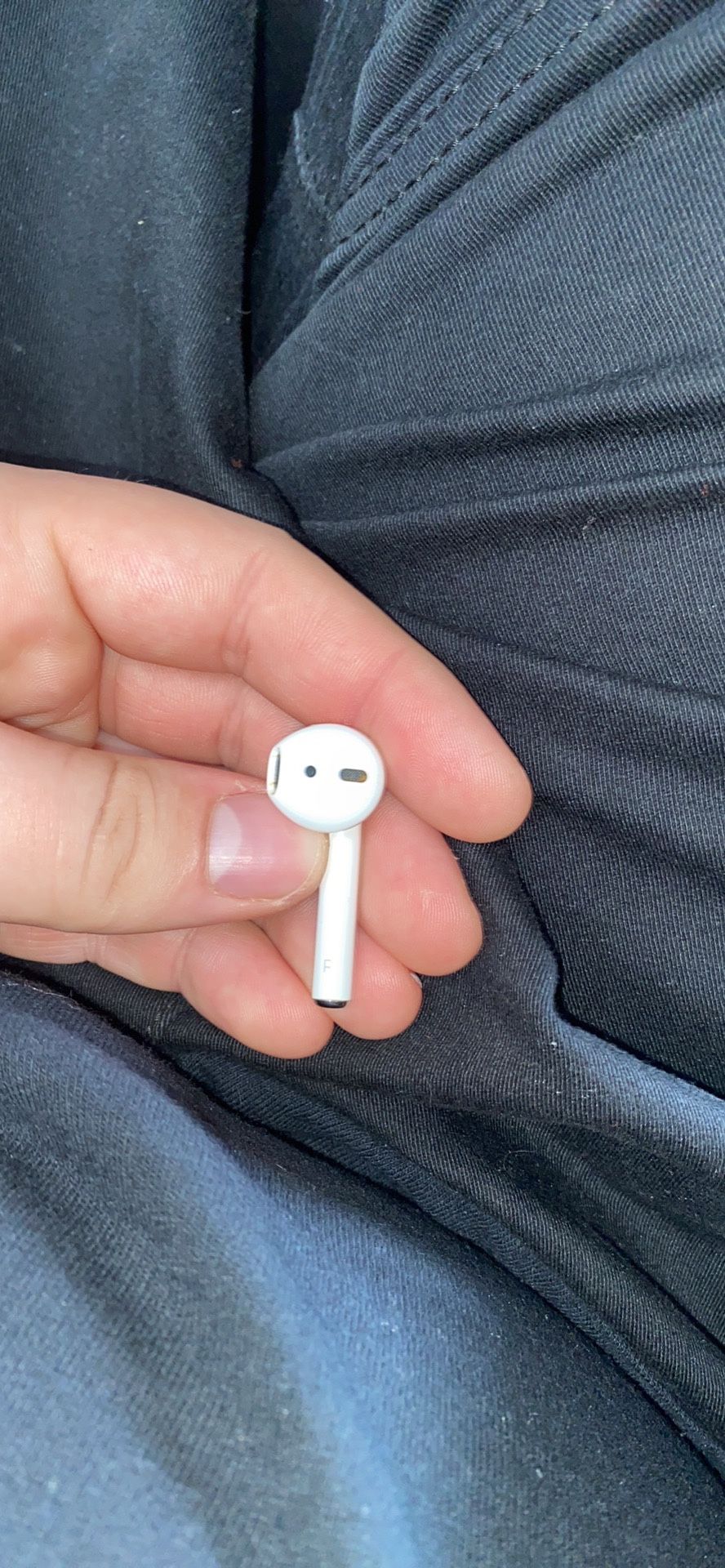 AirPods Apple Only R Side No Case