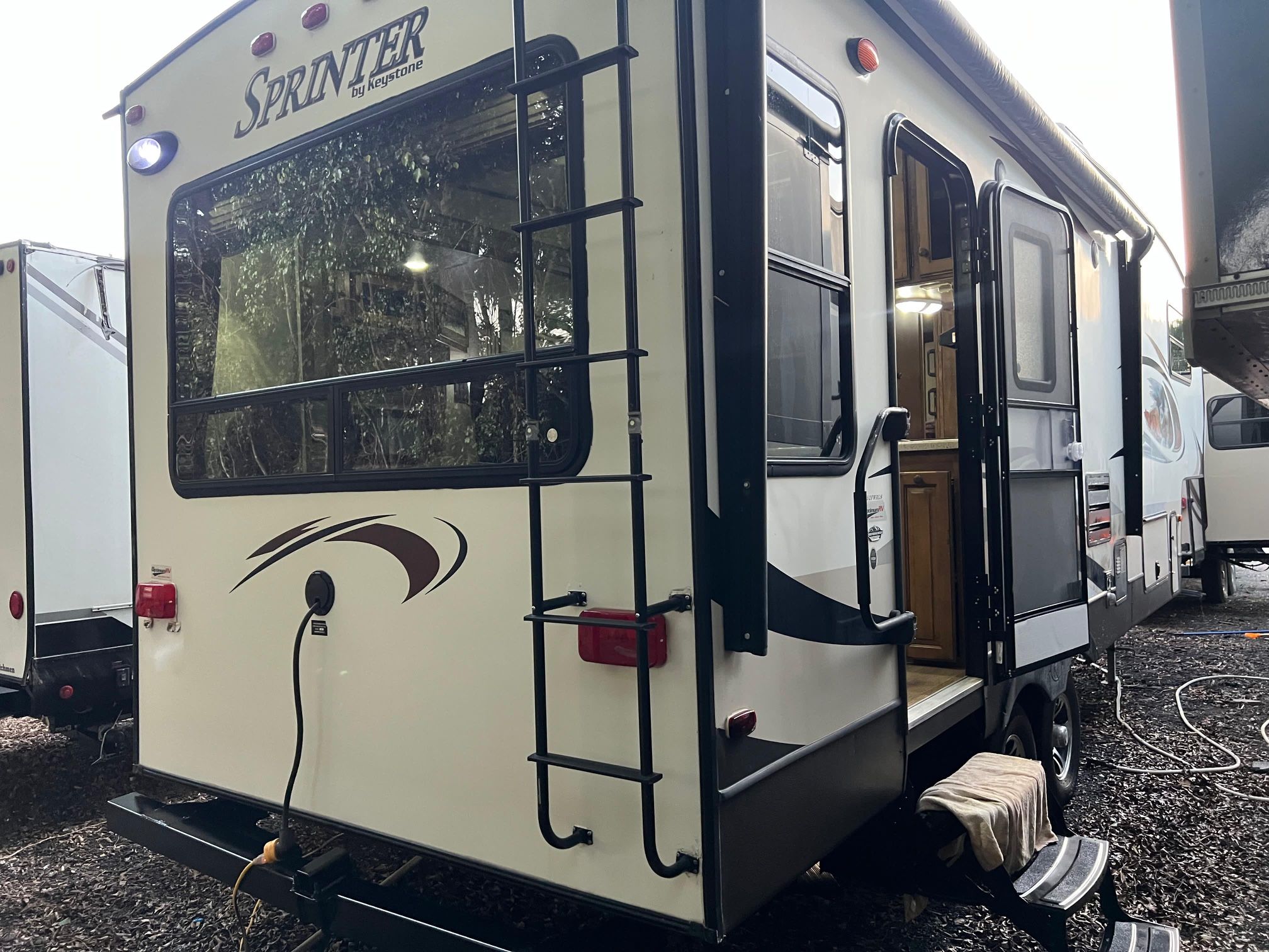 2013 SPRINTER 28 Ft