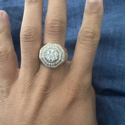 Men’s 10k Gold Ring 2ct tw 