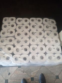 Papel de baño con 96 rollos
