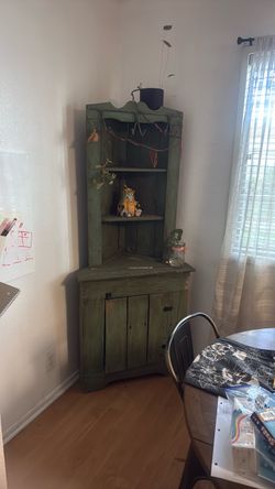 Rustic nook w/storage