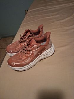 Hoka size 8b