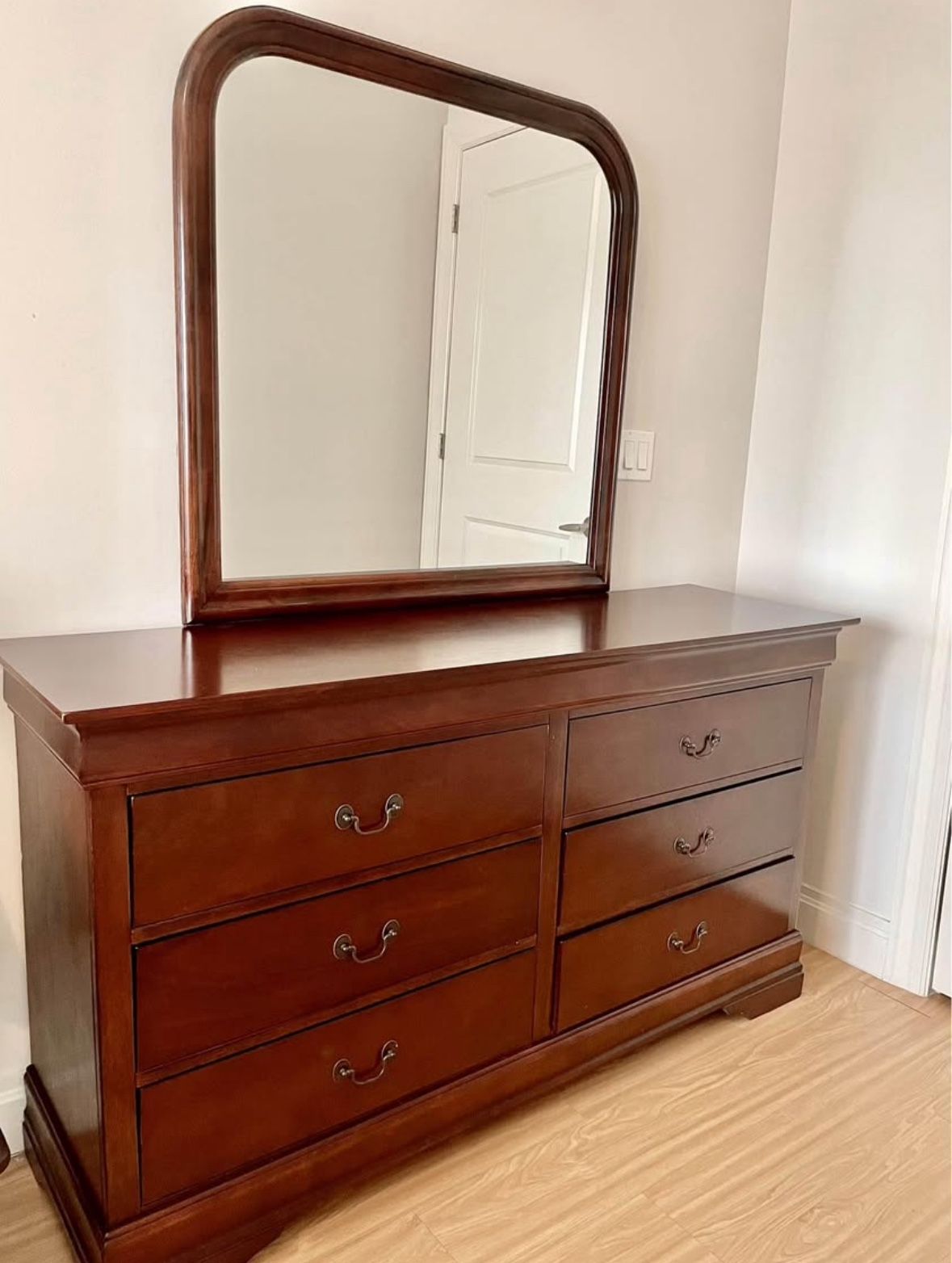 Mirror Dresser Chest