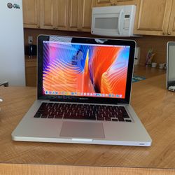 Apple MacBook 