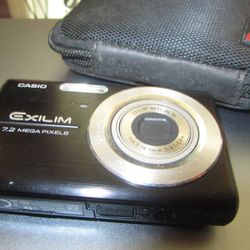 Casio Exilim EX-Z75 7.2MP Digital Camera [Used]