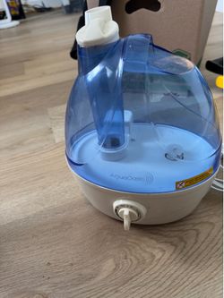 AquaOasis Humidifier