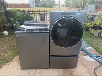 Whirlpool load and go washer and dryer electric. Set