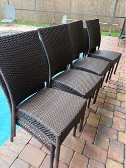 Outdoor Wicker Patio Chairs — Set of 8 — Excellent Condition