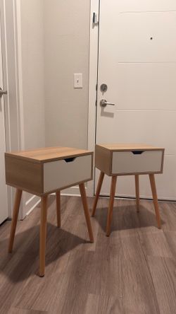 2 Nighstands / Side Tables
