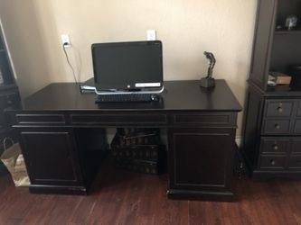 Desk with two matching hutch