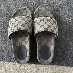 Men’s Gucci Slides Size 38