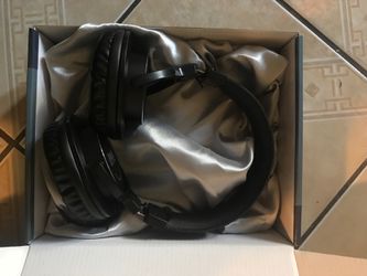 Profesional headphones LYX Audífonos.